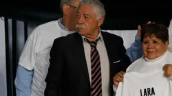 El exfutbolista Carlos Caszely sufrió un ACV el pasado fin de semana. (Foto: Photosport)