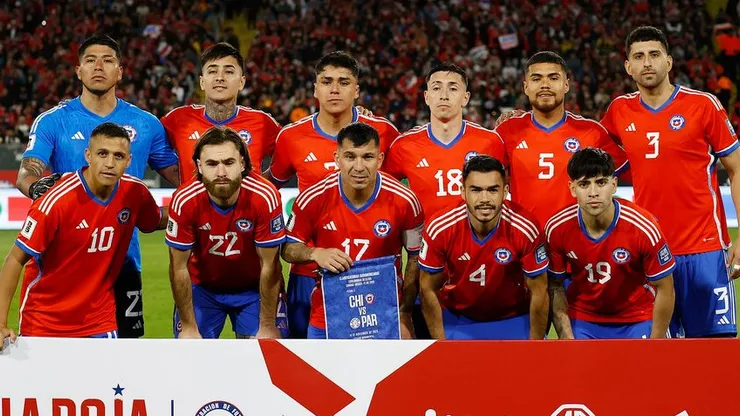Chile enfrenta a Ecuador este martes.