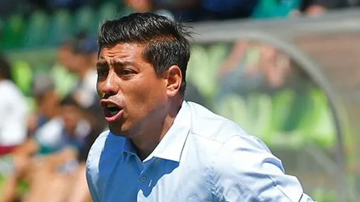 Droguett pide un DT con jerarquía y 'espalda'.
