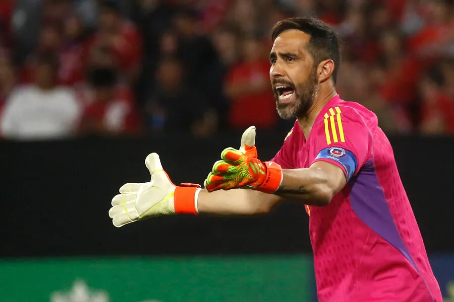 Bravo encendió las redes con sus palabras | Foto: Photosport