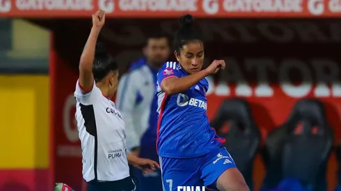 Colo Colo recibe a Universidad de Chile en el Estadio Monumental.