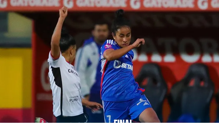 Colo Colo recibe a Universidad de Chile en el Estadio Monumental.