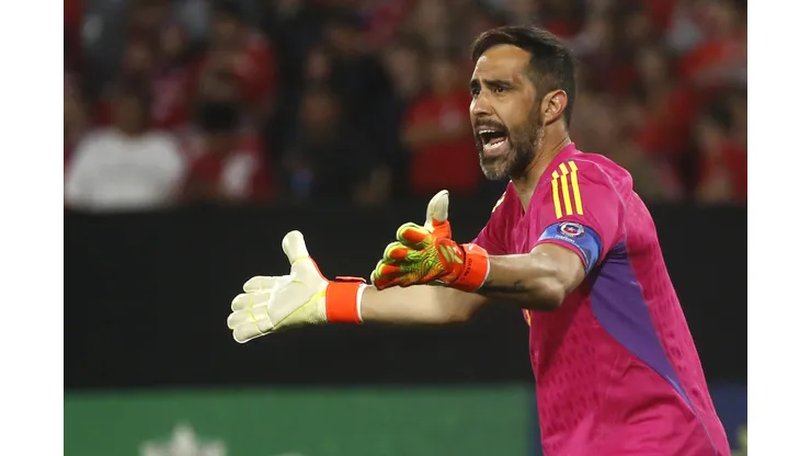 Julio Rodríguez cree que Claudio Bravo se equivoca con su publicación tras la renuncia de Eduardo Berizzo (Foto: Photosport)