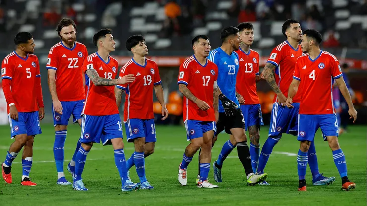 Chile ahora tiene 17 jugadores nuevos, pero ninguno ha logrado equiparar lo realizado por los referentes de la 'generación dorada'