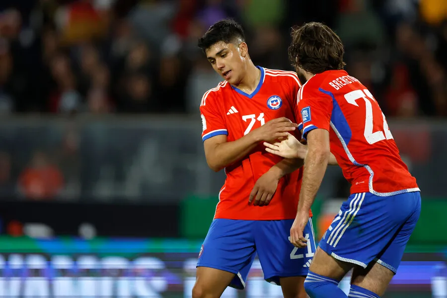 Godoy no aprobó a Pizarro y Brereton. | Foto: Photosport