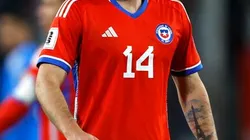 Titular frente a Paraguay abandonó con molestias el Estadio Monumental.