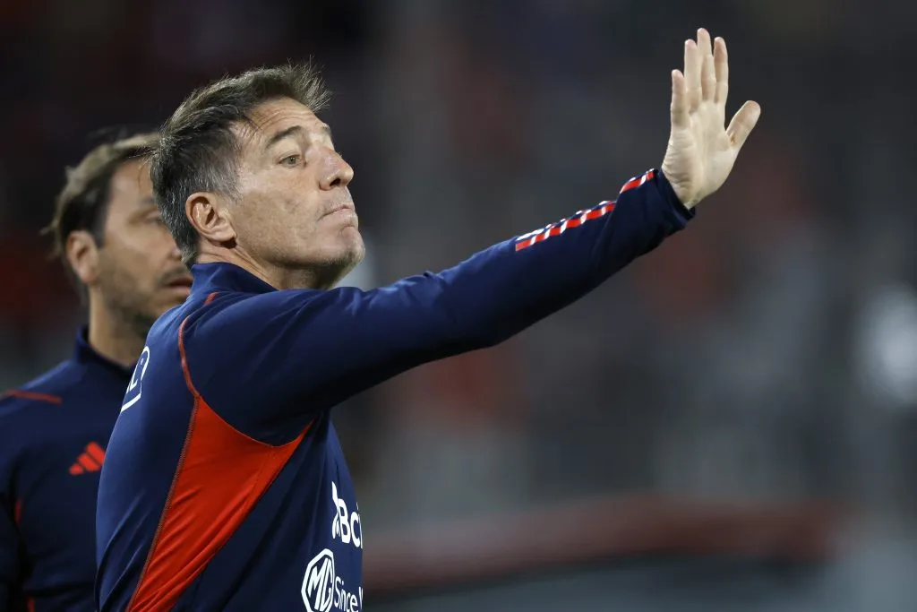Eduardo Berizzo sigue sin encontrarle el rumbo a La Roja (Photosport)