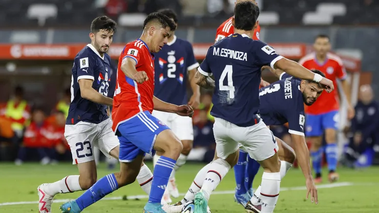 Destrozan a Damián Pizarro por su primer tiempo en La Roja