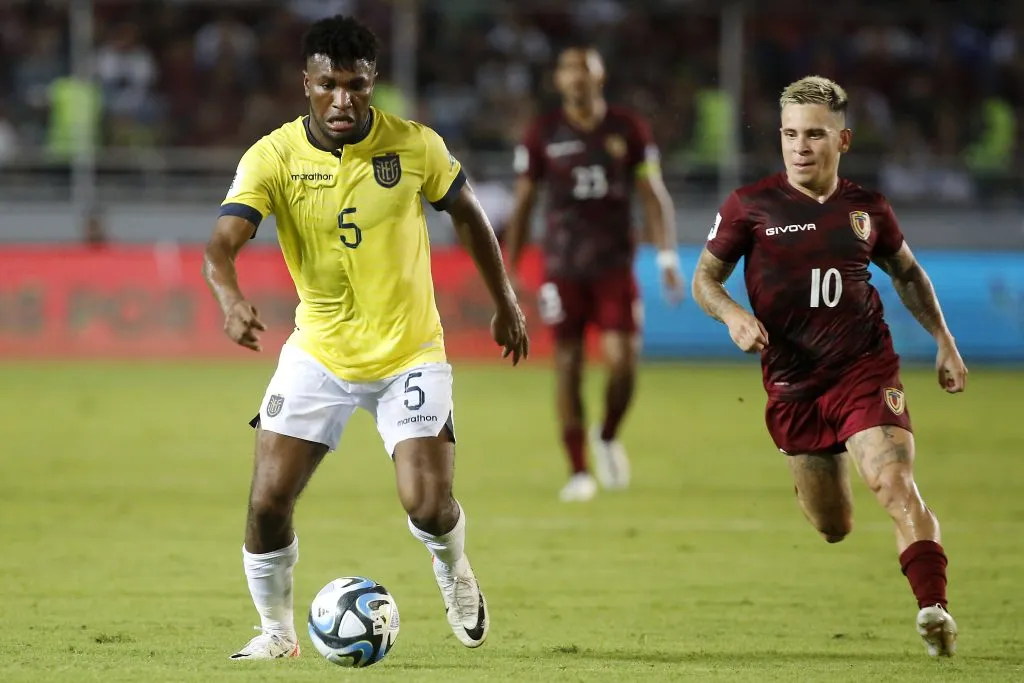 José Cifuentes recibió amarilla no podrá jugar contra Chile (Photo by Edilzon Gamez/Getty Images)