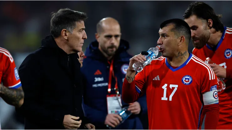 Medel es uno de los cuatro jugadores que puede quedar fuera del partido contra Ecuador.