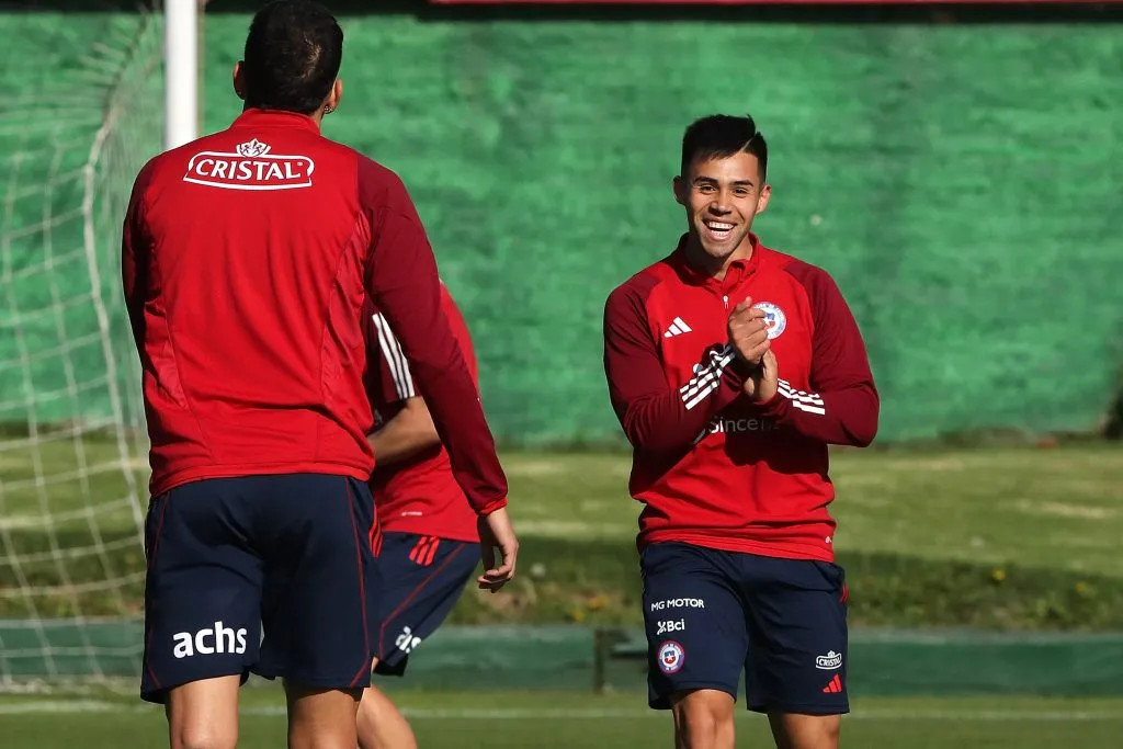 Jorge Valdivia quiere ver a Alexander Aravena como titular ante Paraguay en lugar de Ben Brereton (Foto: Photosport)