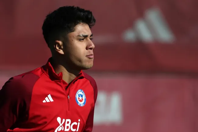 Pizarro ya entrenó con la Roja en Juan Pinto Durán | FOTO: Jonnathan Oyarzun/Photosport