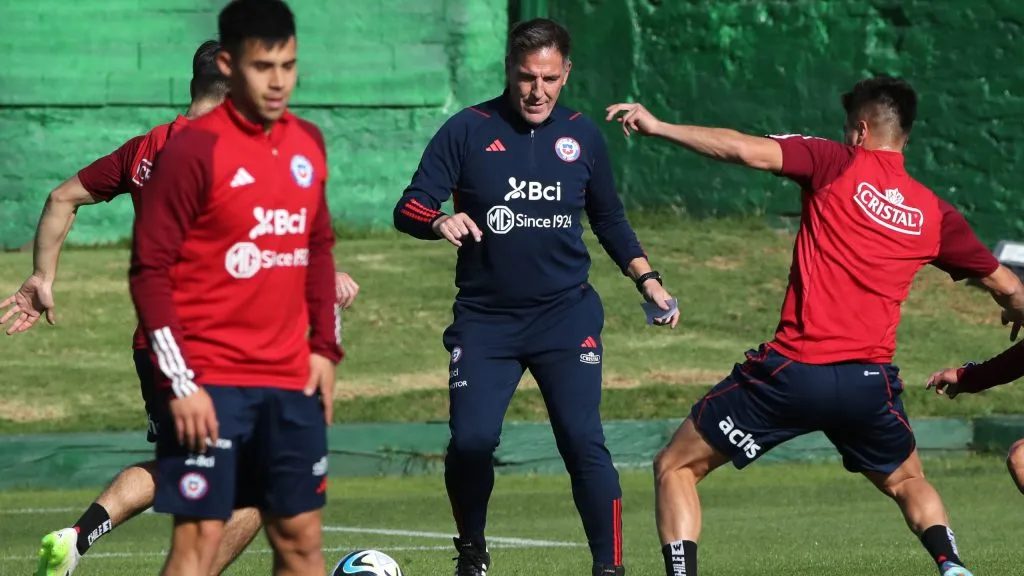 Eduardo Berizzo se juega el puesto contra Paraguay y Ecuador