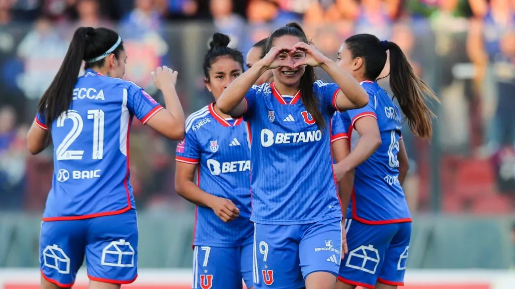 Franchesca Caniguán ganó el cabezazo y anotó para la U (https://twitter.com/udechilefem)