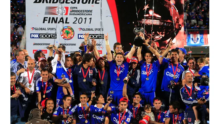 Campeón de Copa Sudamericana con la U ficha en Segunda División.