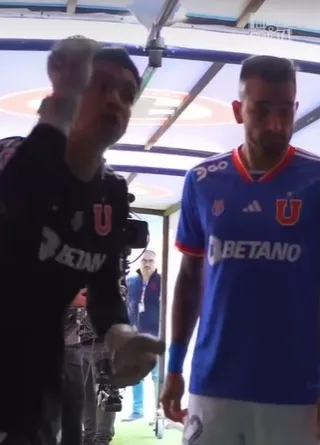 La arenga de Toselli previo a saltar a la cancha (Captura)