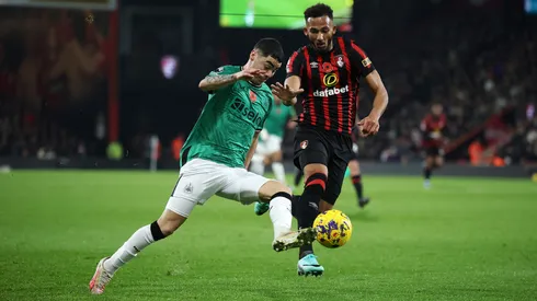 El jugador del Newcastle podría perderse el partido ante Chile de este próximo jueves