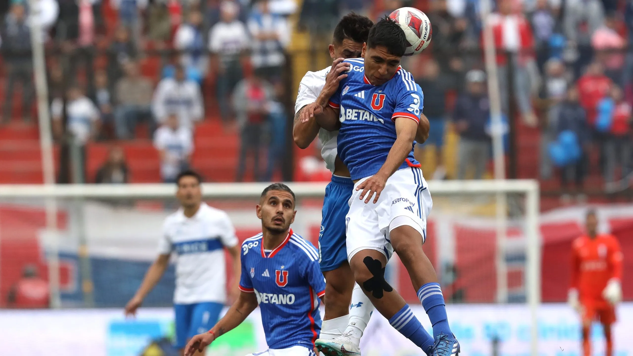 Univrsidad de Chile le ganó 3-1 a Universidad Católica (Photosport)