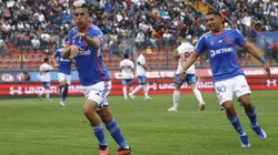 Leandro Fernández tuvo conversación con Cristián Palacios previo al segundo penal de la Universidad de Chile (Foto: Photosport)