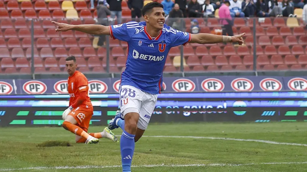 Israel Poblete tras abrir la cuenta ante la UC (Photosport)