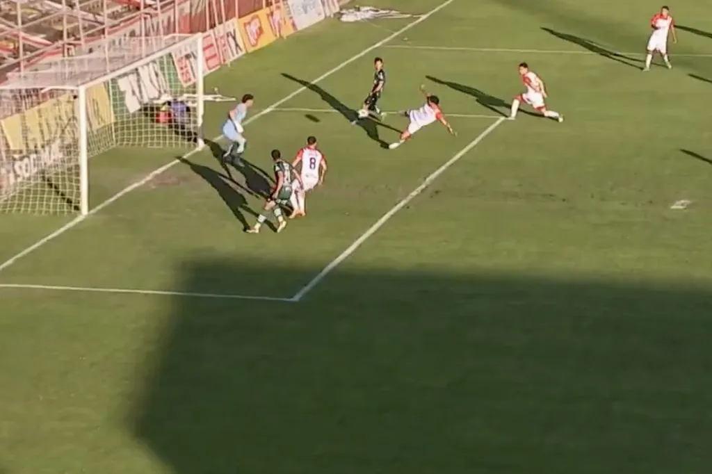 Víctor Meza anotó un autogolazo para San Felipe (Pantallazo TNT Sports)