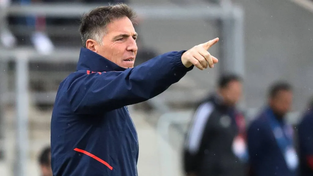 Eduardo Berizzo está con la soga al cuello para sacar una victoria ante Paraguay (Imago/Photosport)