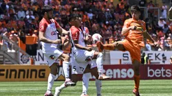 Bastián Tapia -derecha- es la obsesión de la dirigencia de Cobreloa para 2024