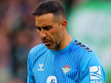 Claudio Bravo sufre preocupante molestia física en el Real Betis