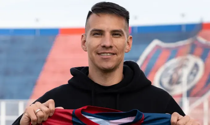 Auzqui siendo presentado en San Lorenzo | FOTO: Archivo