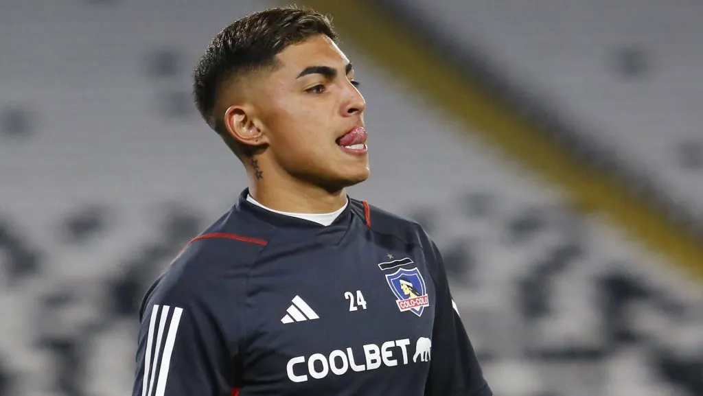 Jordhy Thompson cumple prisión preventiva por femicidio frustrado (Photosport)