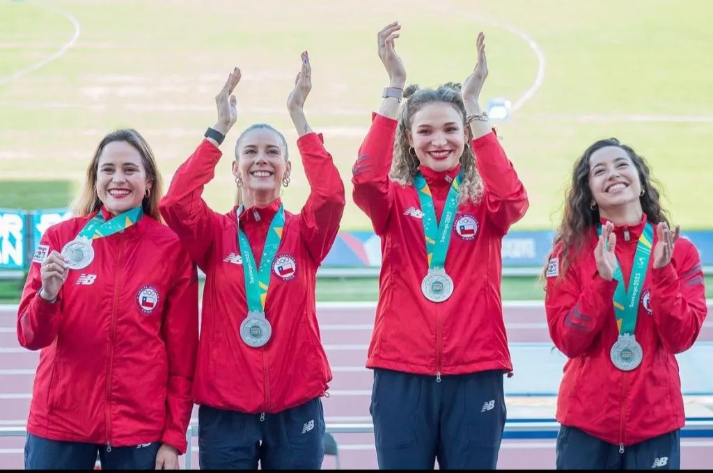 Chile obtuvo la medalla de plata en el relevo 4×100 femenino | Foto: Instagram