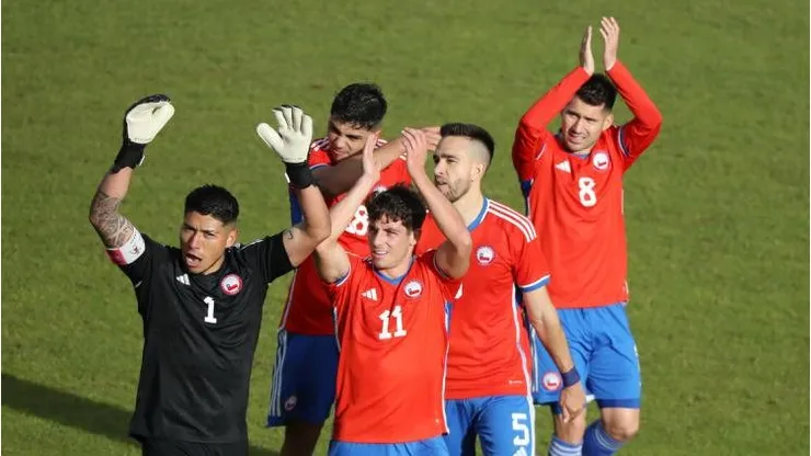 Raúl Toro elige a tres jugadores de La Roja Sub 23 para subir a la adulta.