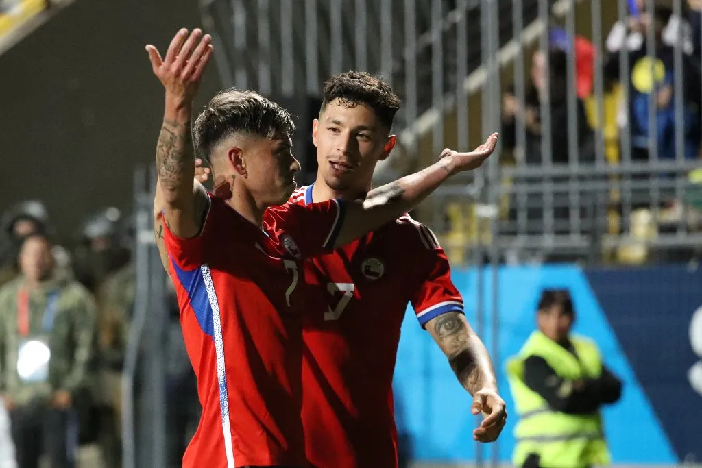 Maxi Guerrero -izq- y César Pérez fueron claves en Chile (Santiago 2023 vía Photosport)