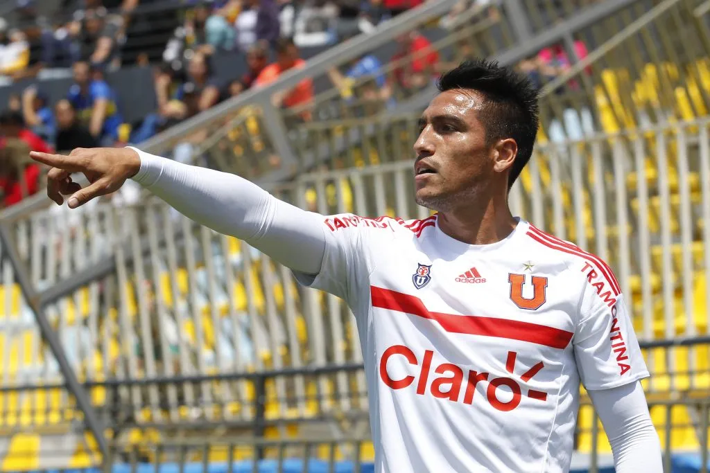 Monzón vistiendo la camiseta de la Universidad de Chile | FOTO: Ramon Monroy/Photosport