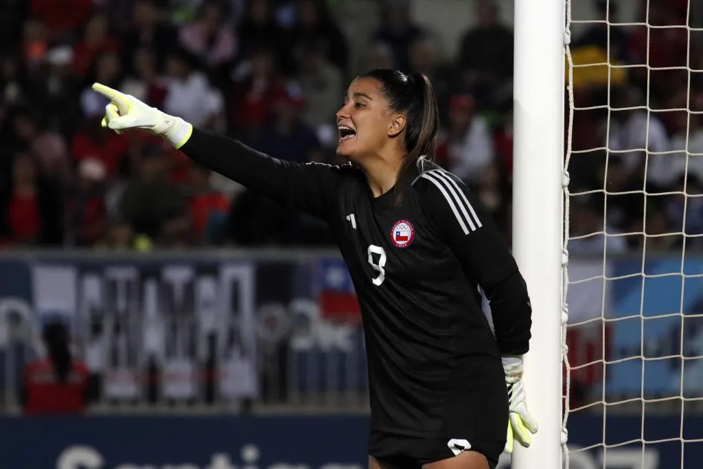 María José Urrutia asumió el complicado de desafío de ser la arquera de la Selección Chilena en la final de los Juegos Panamericanos (Foto de Raul Zamora/Santiago 2023 via Photosport)