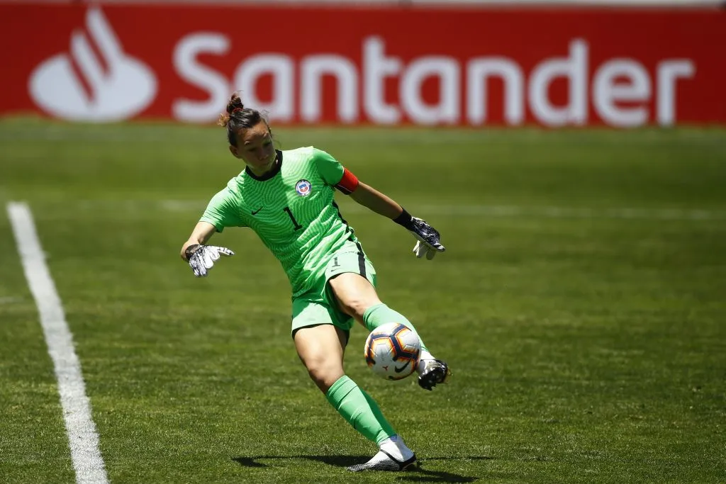 Endler portó por varios años la jineta de capitana de la Roja Femenina | FOTO:  Felipe Zanca/Photosport