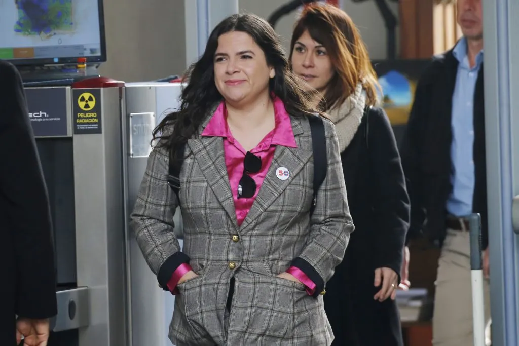 La ministra Orellana salió a repartir palos ante los críticos de Endler | FOTO: Javier Salvo/Aton Chile