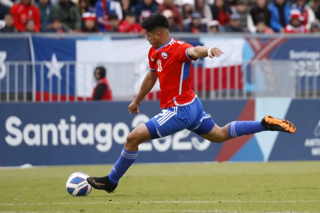 Damián Pizarro es el único delantero de La Roja Sub 23 que no ha convertido goles en los Juegos Panamericanos. (Foto: Dedvi Missene/Santiago 2023 vía Photosport)
