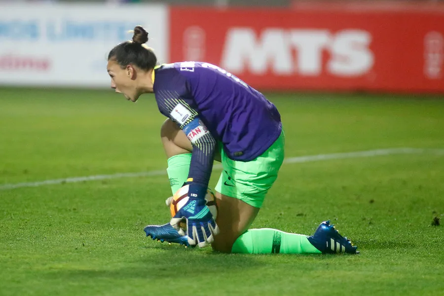 Tiane dice adiós a La Roja. | Foto: Photosport
