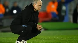Marcelo Bielsa tuvo un notable gesto con un hincha charrúa