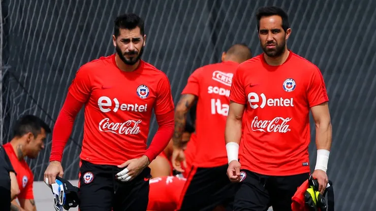 Johnny Herrera": Berizzo acertó al no citar a Claudio Bravo"
