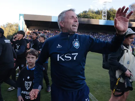 Gustavo Álvarez: el genio que urdió desde la banca del título de Huachipato