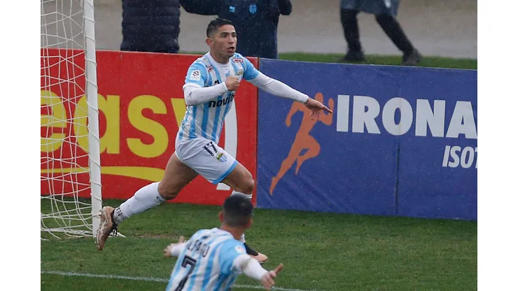El delantero de 36 años busca club para el 2024