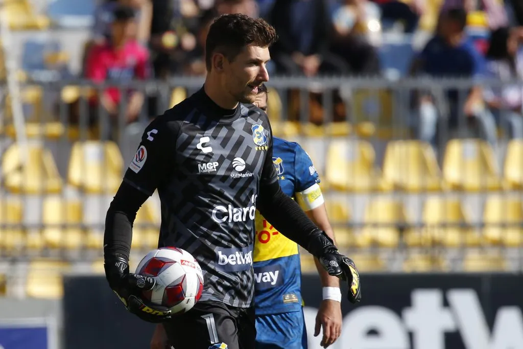 El experimentado arquero mostró un gran nivel en Everton | FOTO: Sebastian Cisternas/Photosport