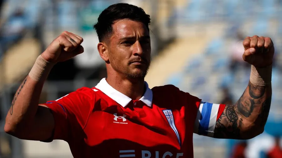 Fernando Zampedri tiene el apoyo para ser el histórico goleador de la UC (Photosport)