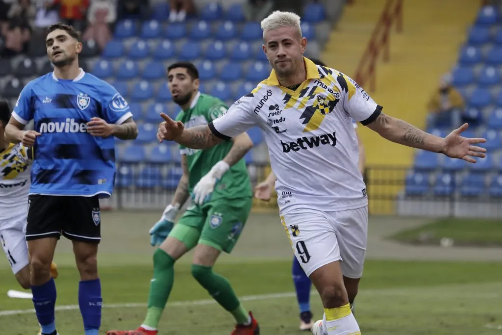 Rodrigo Holgado interesa a Everton (Foto: Photosport)