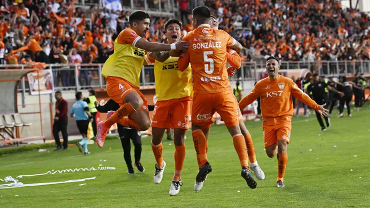 Cobreloa va por la preparación internacional para volver a Primera División