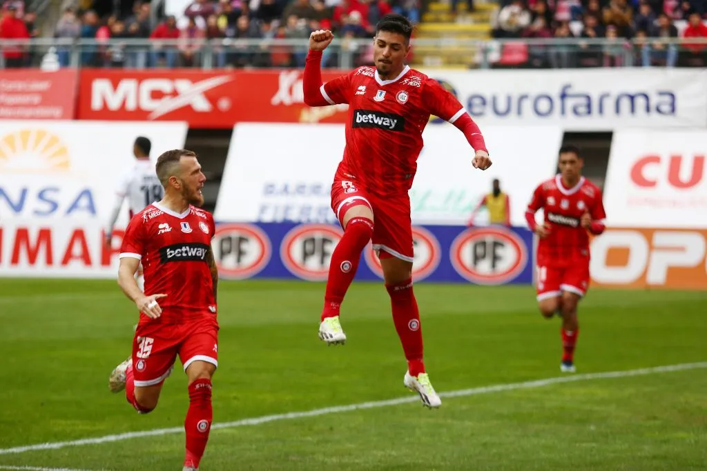 Williams Alarcón tuvo un gran impulso en Unión La Calera. (Foto: Mauricio Ulloa/Photosport)