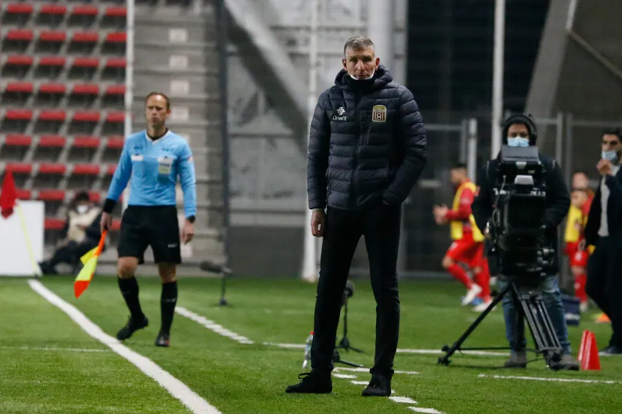 Palermo dirigió en Curicó Unido y Unión Española en Chile | Foto: Photosport