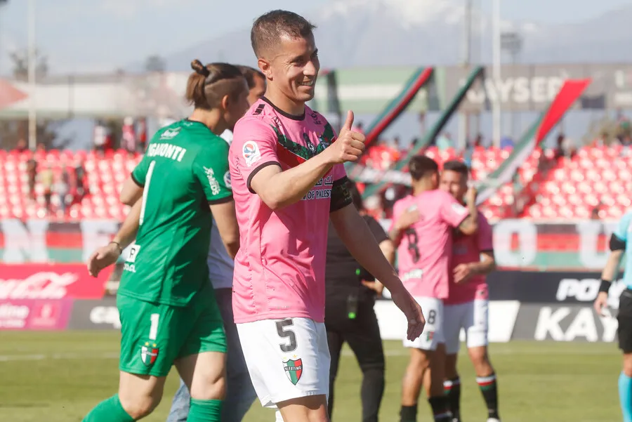 El volante de Palestino se acercaría a la UC | Foto: Photosport